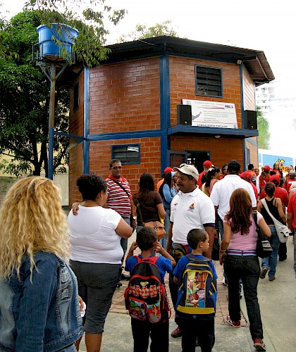 Figure 1. Unmistakable architecture of a Barrio Adentro community clinic (the second story was designed to house the clinic’s doctor who lived there full-time), Catia. Caracas, Venezuela, 2008. Photo by the author.