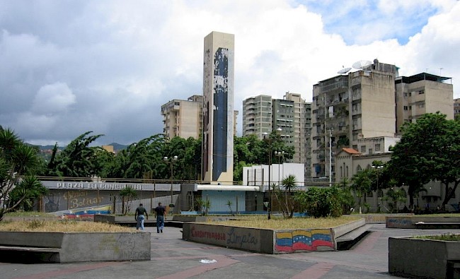 Figure 5. Plaza la Concordia during the day. Caracas, Venezuela, 2006. Photo by the author.